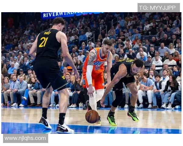 雷霆与勇士2017年季后赛首节对决精彩回顾与分析